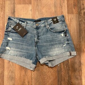 SILVER JEANS Co Women's boyfriend mid-rise Blue cuffed Denim Shorts size W30 L4